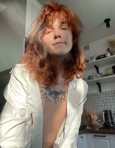 Naakte gelekte OnlyFans-foto van Mossy Barmales