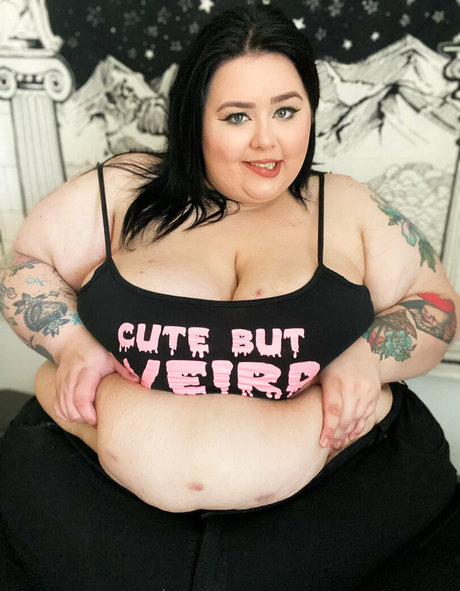 Naakte gelekte OnlyFans-foto van Ssbbwadeline