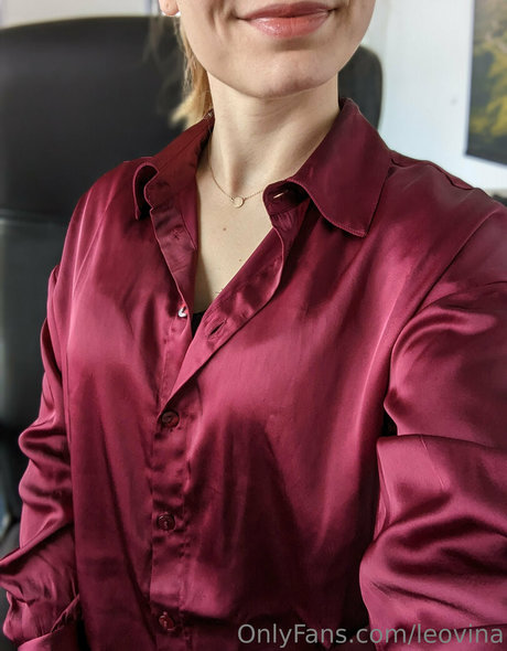 Naakte gelekte OnlyFans-foto van Leovina