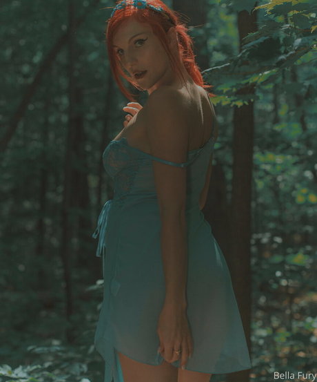 Naakte gelekte OnlyFans-foto van Bellafuryfree