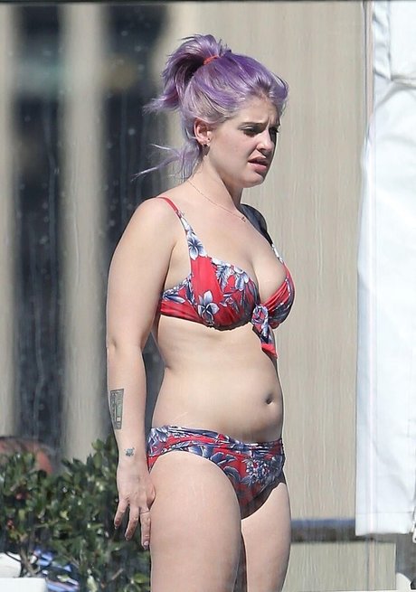 Naakte gelekte OnlyFans-foto van Kelly Osbourne