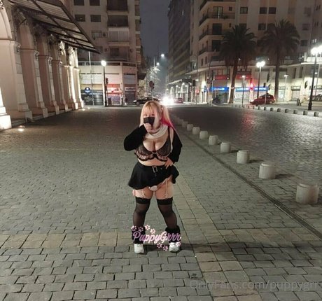 Naakte gelekte OnlyFans-foto van Puppygrrr