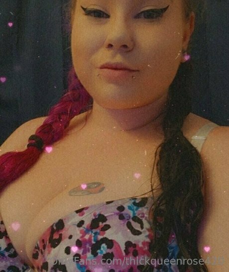Naakte gelekte OnlyFans-foto van Thickqueenrose420