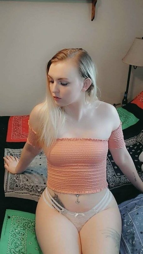 Naakte gelekte OnlyFans-foto van Pixieprincess1994