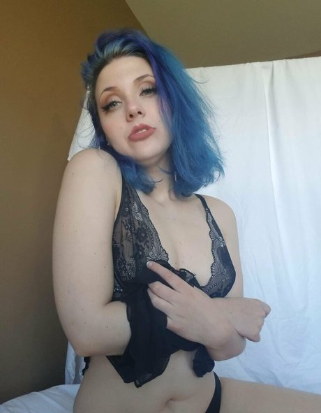 Naakte gelekte OnlyFans-foto van Milkydesserts