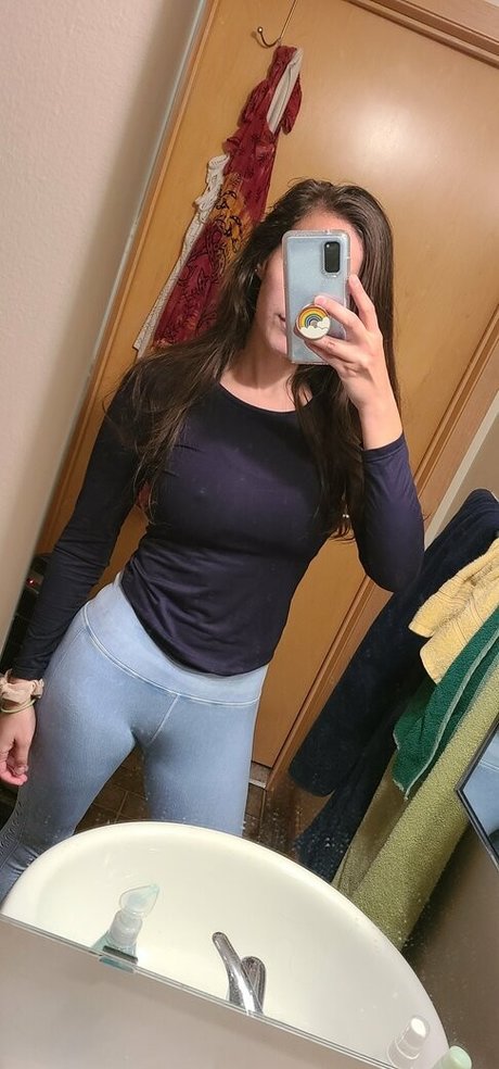 Naakte gelekte OnlyFans-foto van Sunnnny