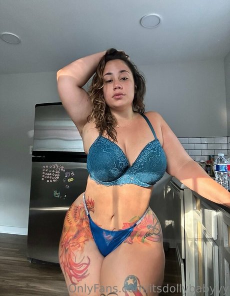 Naakte gelekte OnlyFans-foto van Itsdollybabyyy