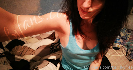 Naakte gelekte OnlyFans-foto van Kalliskyfree
