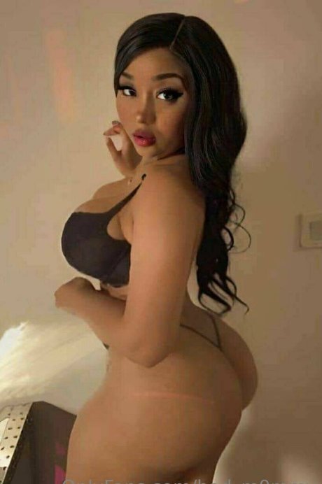 Naakte gelekte OnlyFans-foto van Badm0mmy
