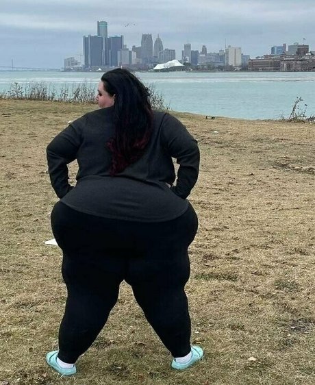 Naakte gelekte OnlyFans-foto van Ssbbwshannonmarie