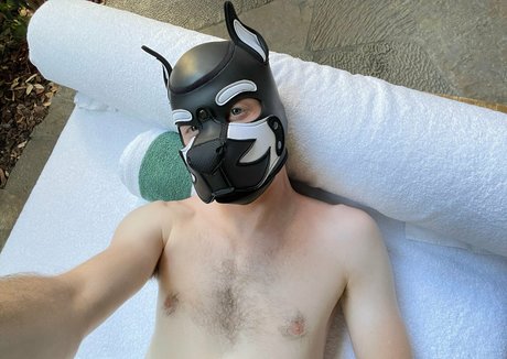 Naakte gelekte OnlyFans-foto van Pupkurt