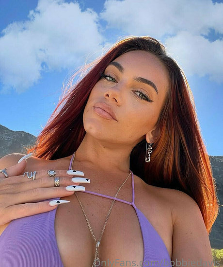 Naakte gelekte OnlyFans-foto van Bobbiedavis