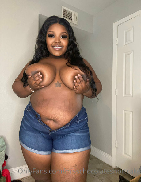 Naakte gelekte OnlyFans-foto van Misschocolateshortcake