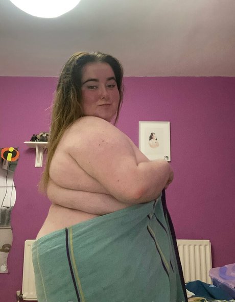 Naakte gelekte OnlyFans-foto van Growingpiggy1305
