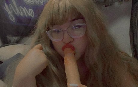 Naakte gelekte OnlyFans-foto van Lovergirllynn