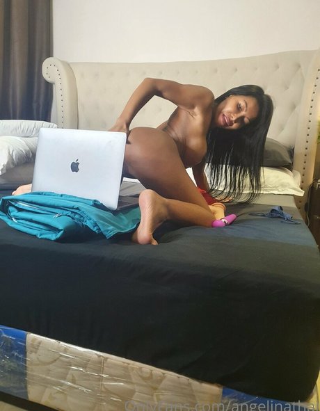 Naakte gelekte OnlyFans-foto van Thethaigodessvip