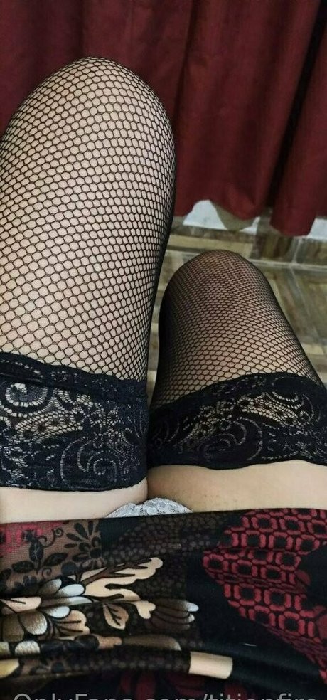 Naakte gelekte OnlyFans-foto van Titionfire