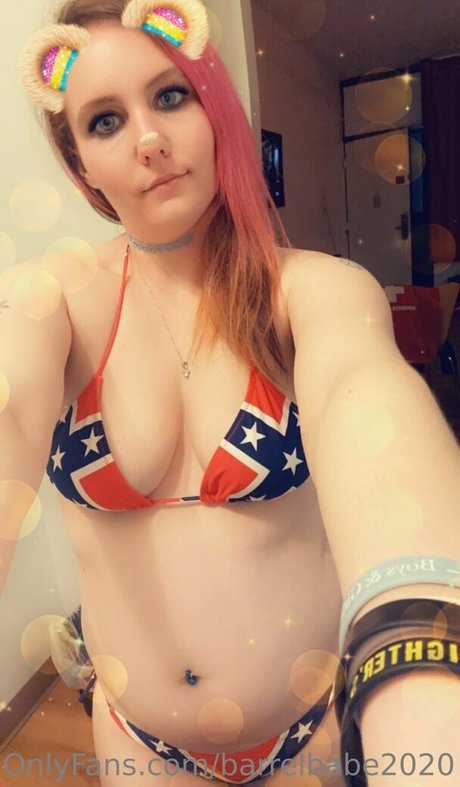 Naakte gelekte OnlyFans-foto van Barrelbabe2020