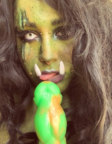 Naakte gelekte OnlyFans-foto van Obeyorla