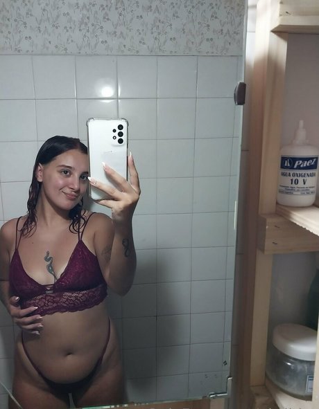Naakte gelekte OnlyFans-foto van Abrildott