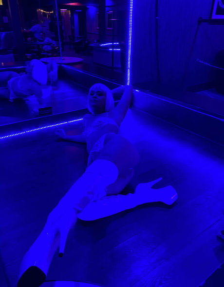 Naakte gelekte OnlyFans-foto van Nariluvsu