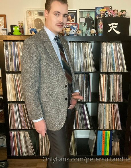 Petersuitandtie