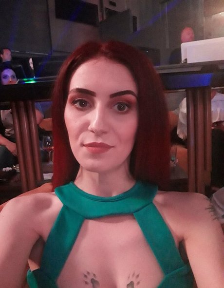 Naakte gelekte OnlyFans-foto van Evabanefree