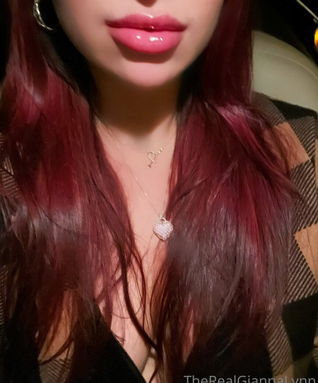Naakte gelekte OnlyFans-foto van Therealgiannalynn