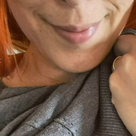 Naakte gelekte OnlyFans-foto van Bumgalleryfree