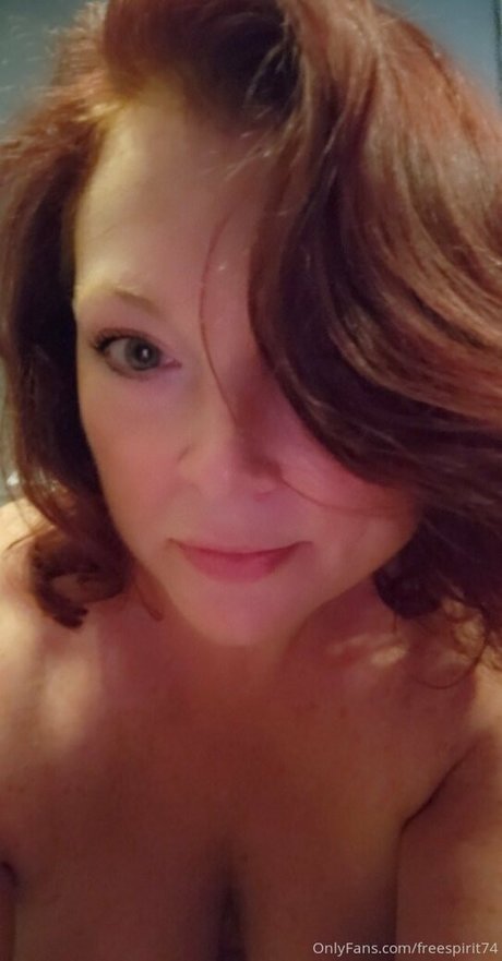 Naakte gelekte OnlyFans-foto van Gingerhippie74