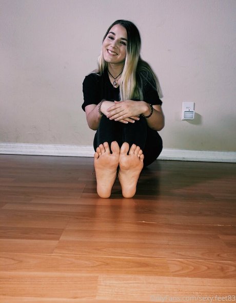 Naakte gelekte OnlyFans-foto van Rhiannongoddess