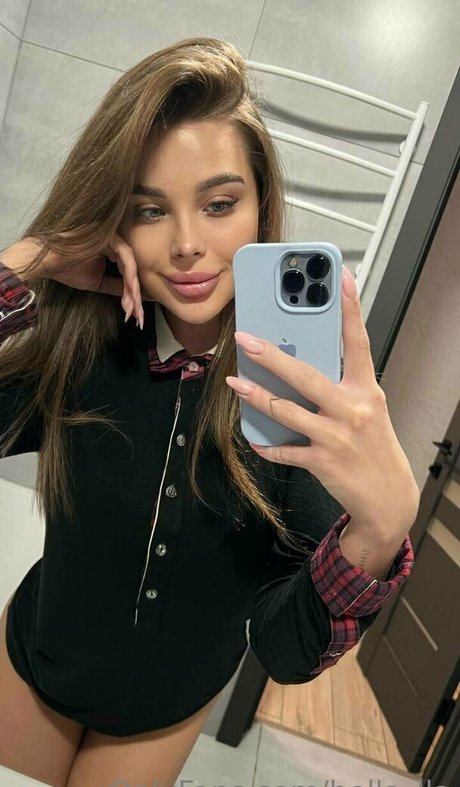 Naakte gelekte OnlyFans-foto van Bellalla