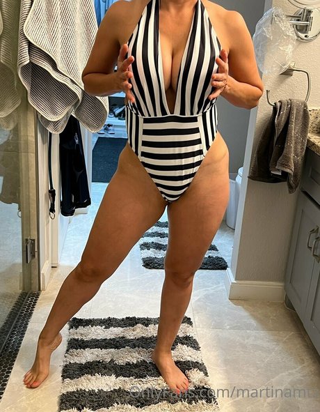 Naakte gelekte OnlyFans-foto van Martinamtz