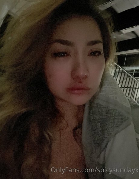 Naakte gelekte OnlyFans-foto van Spicysundayx