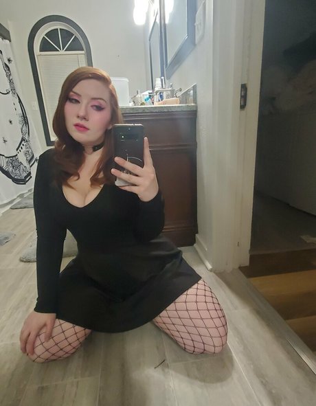 Naakte gelekte OnlyFans-foto van Violetsinclaire