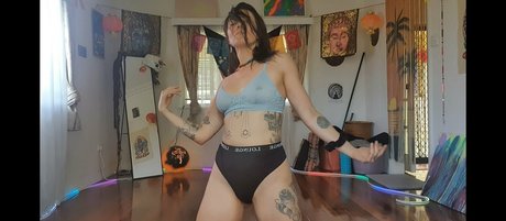 Naakte gelekte OnlyFans-foto van Annaliciaarts