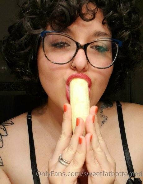 Naakte gelekte OnlyFans-foto van Sweetfatbottomed
