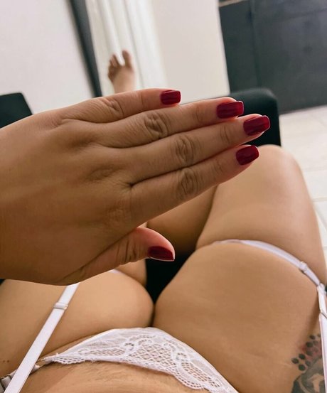 Naakte gelekte OnlyFans-foto van Renata Gomez