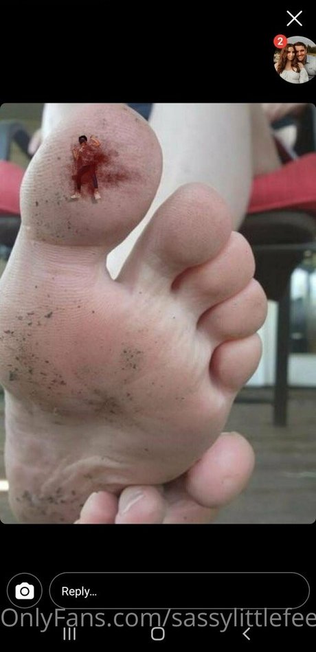 Naakte gelekte OnlyFans-foto van Sassylittlefeet