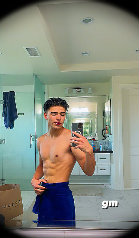 Naakte gelekte OnlyFans-foto van Evillxe