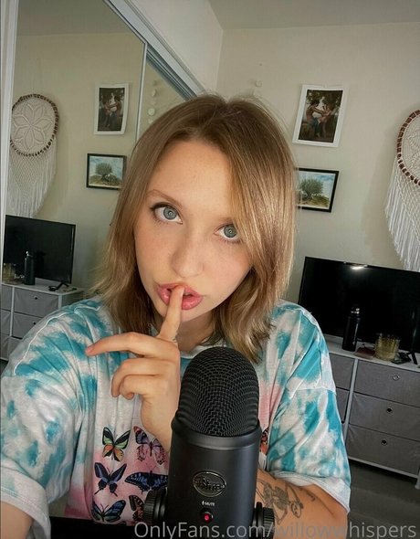 Naakte gelekte OnlyFans-foto van Willowwhispers