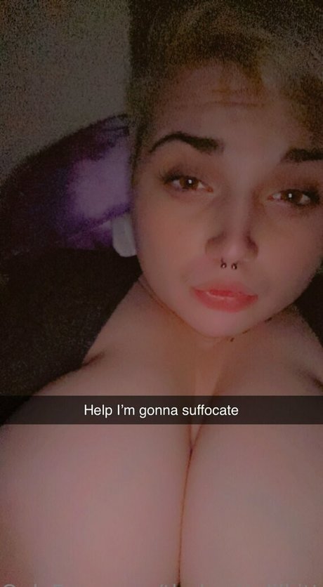Naakte gelekte OnlyFans-foto van Thebrattylilkitten