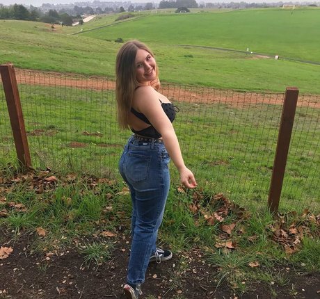 Naakte gelekte OnlyFans-foto van Haley E