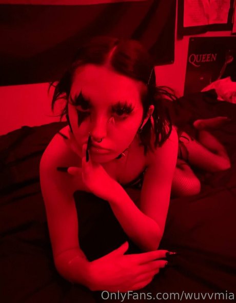 Naakte gelekte OnlyFans-foto van Wuvvmia