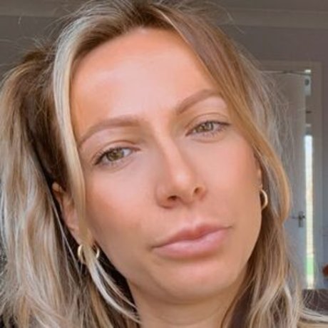 Naakte gelekte OnlyFans-foto van Peachypetite1