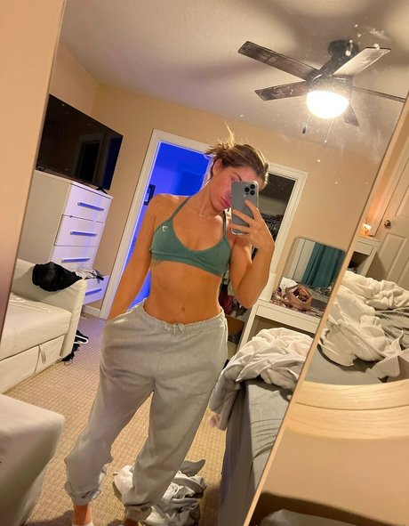 Naakte gelekte OnlyFans-foto van Camryynrussell