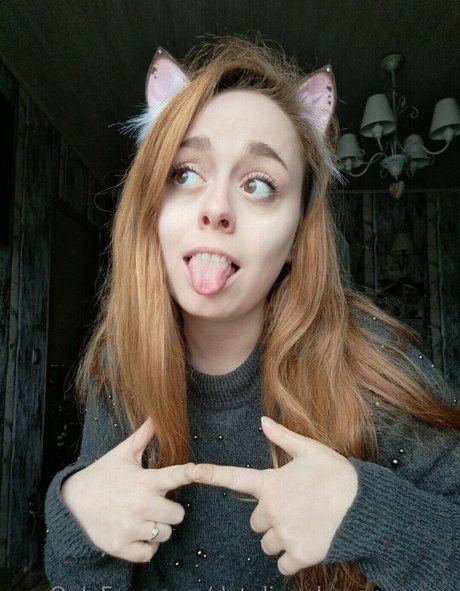 Naakte gelekte OnlyFans-foto van Droolingahegaoqueen