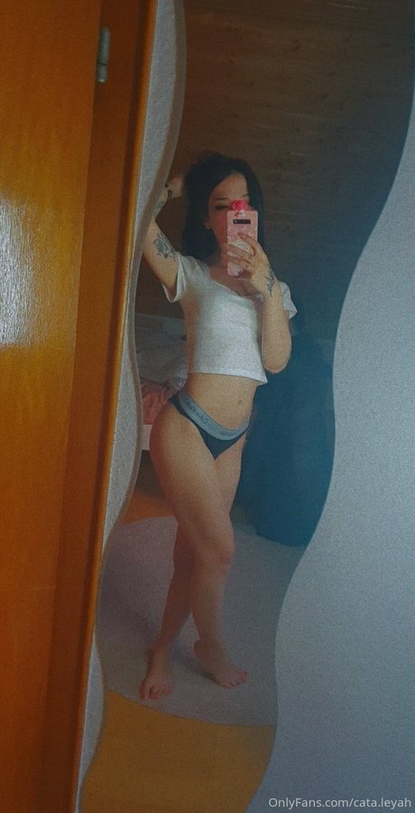 Naakte gelekte OnlyFans-foto van Cataleyah