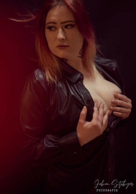 Naakte gelekte OnlyFans-foto van Lydia