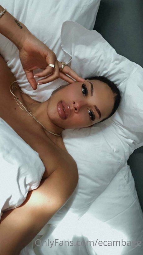 Naakte gelekte OnlyFans-foto van Elizabeth Cambage
